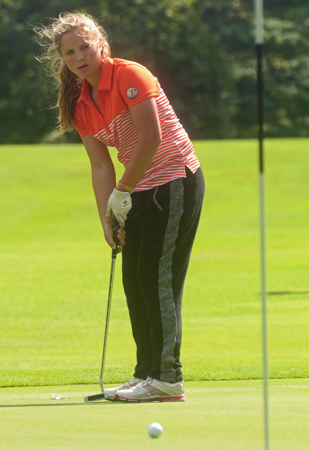 Elizabeth Fick putt